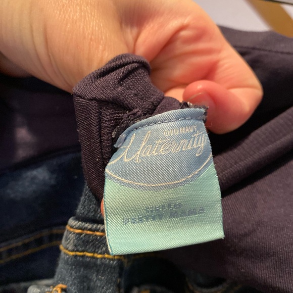 Old navy maternity jeans - Picture 4 of 5